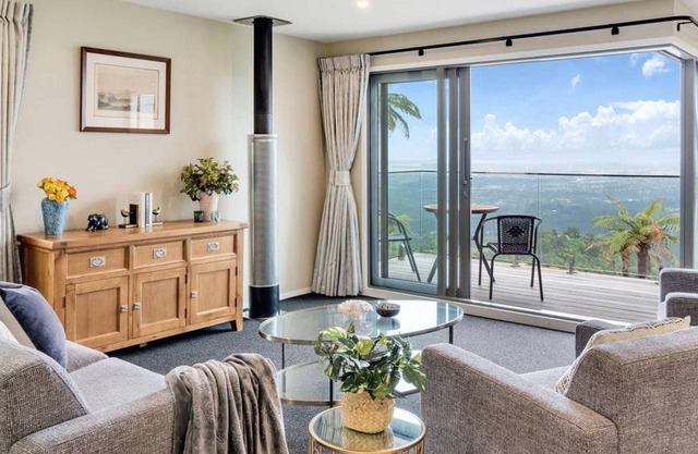 ★ Retraite paisible et moderne au sommet d'une colline près de Henderson, Titirangi, Piha et Karekare ★