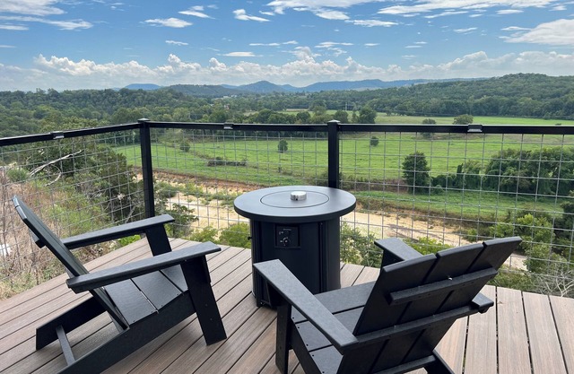 Stunning River View Shipping Container near Eureka Springs