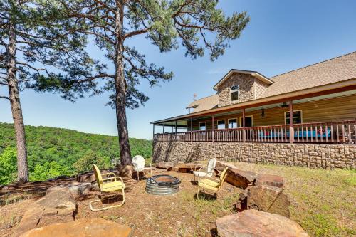 Stunning River Views Pet-Friendly Home in London!