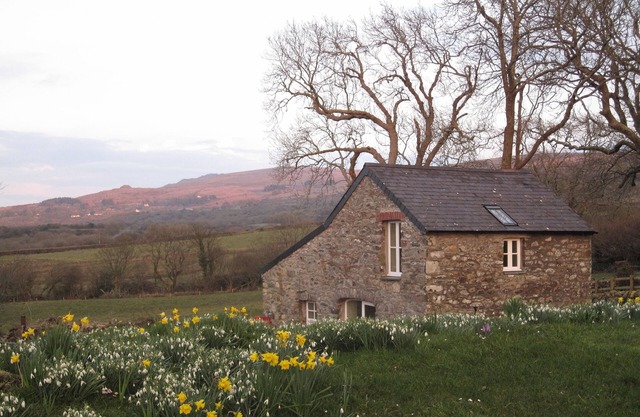 Vue imprenable sur la mer et la montagne près de Cwm yr Eglws. Parfait pour une pause hivernale
