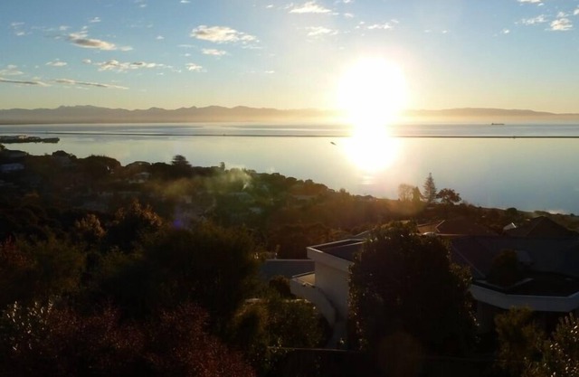 Superbe panorama sur la mer - Abel Tasman Bay - Ensoleillement impressionnants au soleil.
