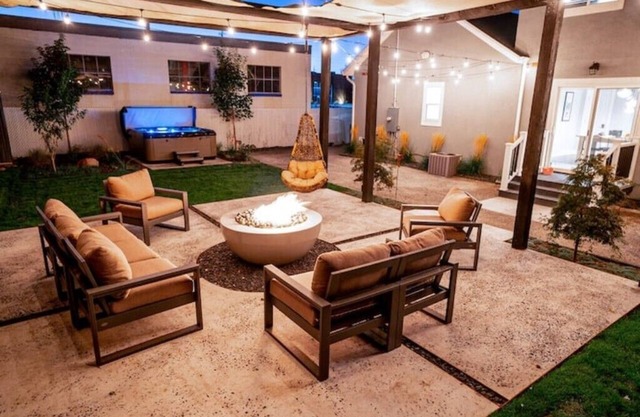Stunning SLC House w/ Hot Tub and Fire Pit!
