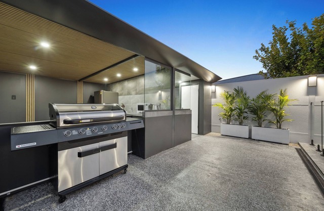 Stunning, Sleeps 21, Luxury Retreat