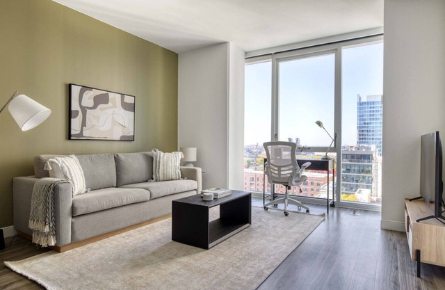 Stunning South Loop 1BR w/ Gym & Pool, nr Grant Park, by Blueground