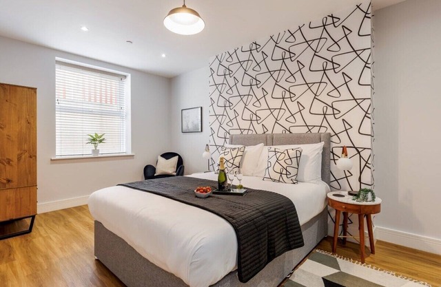 Stunning & Spacious 1-Bed Apt w/ Free Gym & PKG