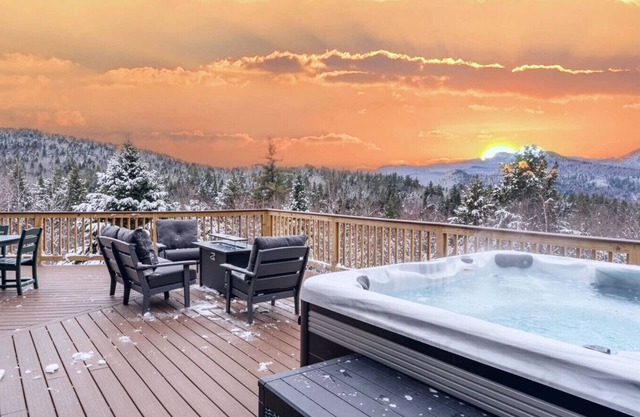 NEW Stunning Mountain Views Home