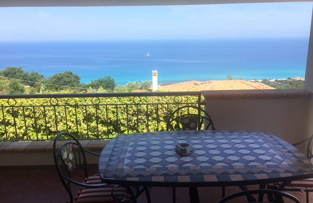 Villa Querencia: Zambrone / Tropea -Air Cond. WIFI - VUE MER- Les meilleurs couchers de soleil.
