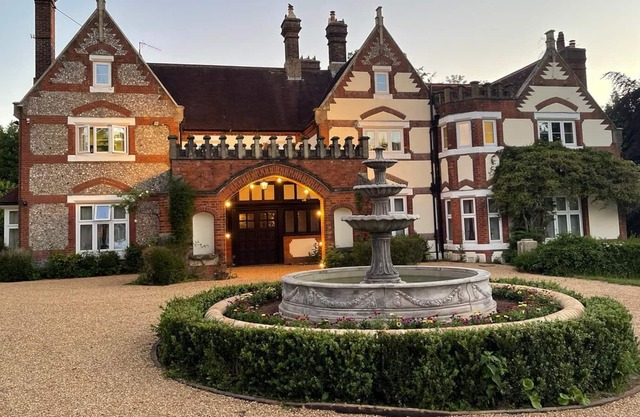 Stunning Surrey Hills Manor Accommodation
