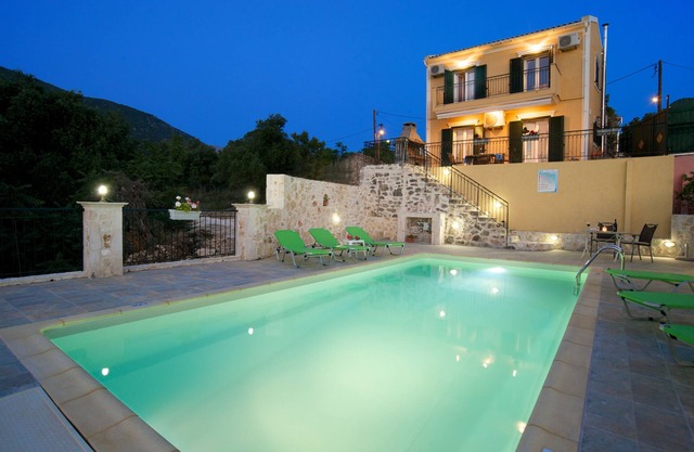 SUPERBE VILLA TRANQUILLE AVEC PISCINE PRIVÉE SITUATION CENTRALE DE L'ÎLE