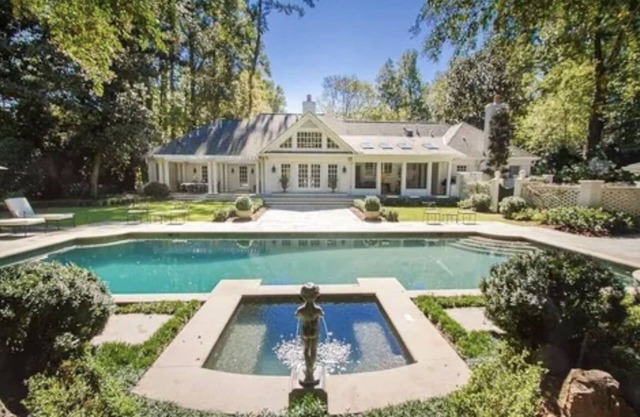 Stunning Tuxedo Park home with pool & guest house - walk to Chastain Park