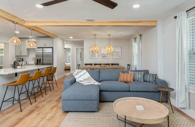 Stunning updated 4 bedroom home. 8 mins from beach