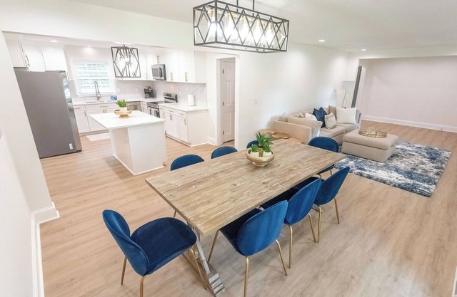 Stunning Updated 4BR 2BA Mint Hill retreat near all that Charlotte has to offer!