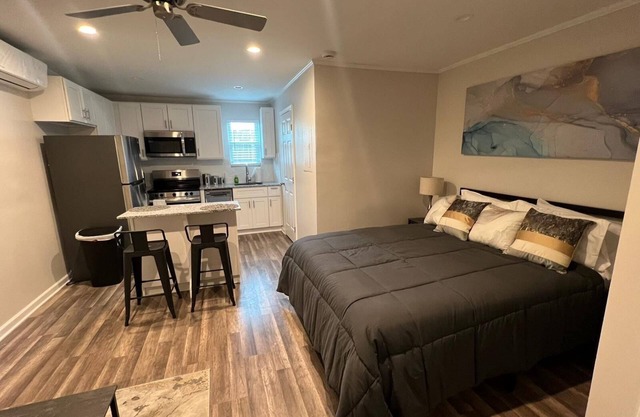 Stunning - Upstairs Studio Apartment 10