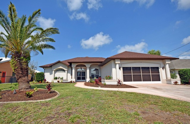 Stunning vacation home in Rotonda West FL! Private Pool! Perfect relaxing getaway!
