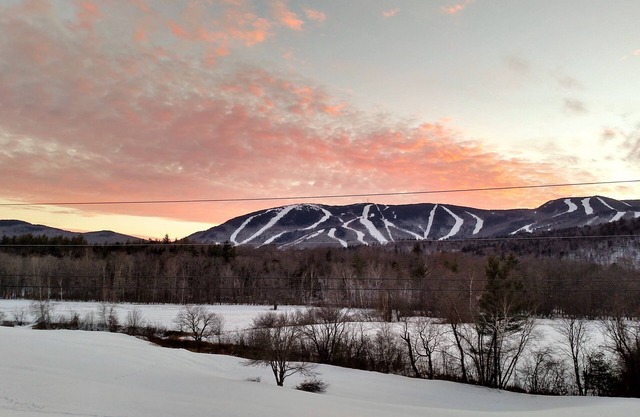 3 minutes en voiture de la station de ski Sunday River. Superbes vues!
