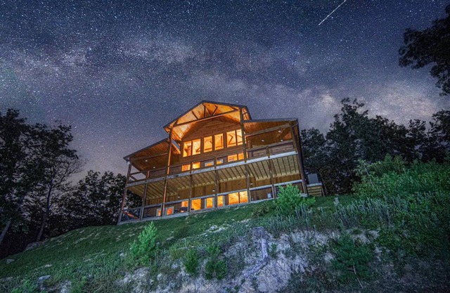 Mountain Views | Heated | Pool Hot Tub | Luxurious Share Saved