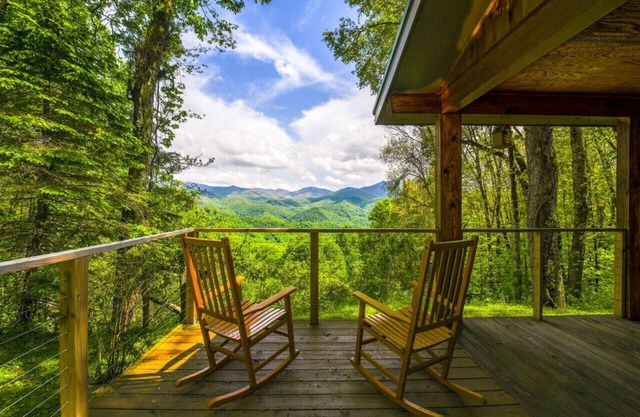 Stunning Views | 5 Min to Blue Ridge Parkway