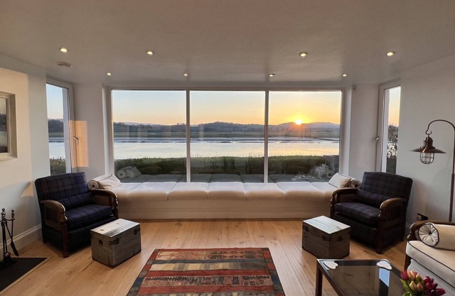 Stunning views and stylish accommodation at Shorepark Cottage.