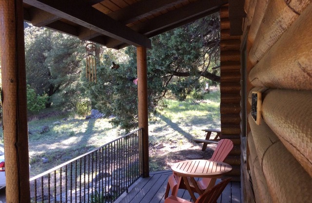 Superbes vues dans la charmante cabane en rondins Sedona / proche du centre-ville