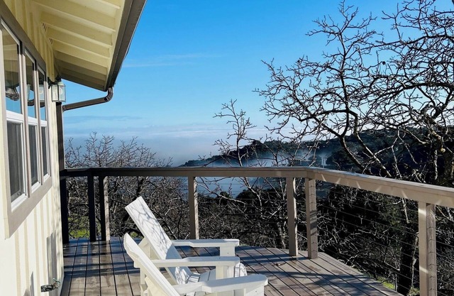 Stunning views of wine country - charming 2-bedroom cottage in Templeton.
