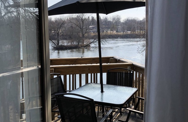 STUNNING VIEWS | Riverfront Townhome in Downtown Yorkville
