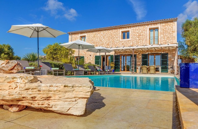 Superbe villa Can Xesquet avec vue sur les montagnes, Wi-Fi