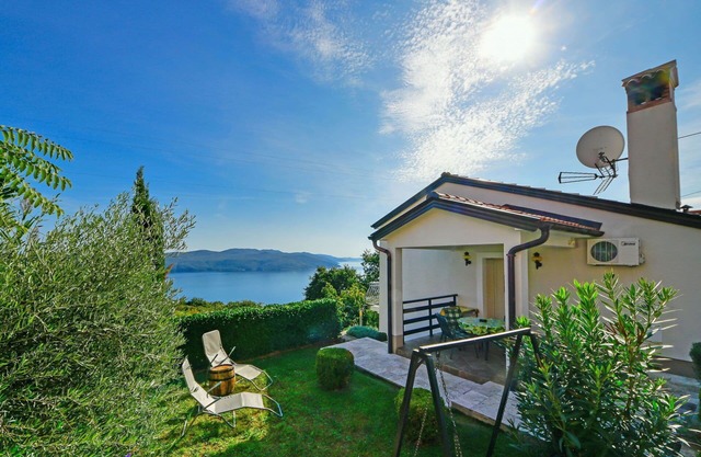 Belle maison de vacances pour 2 personnes avec climatisation, WIFI, TV et terrasse