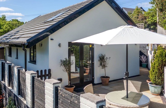 Stunning villa for 4 people with WIFI, terrace, pets allowed and parking