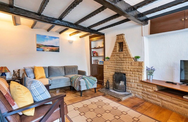 Stunning villa for 4 people with WIFI, pets allowed and parking