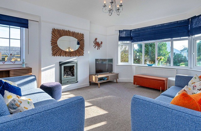 Stunning villa for 7 guests with WIFI, pets allowed and parking