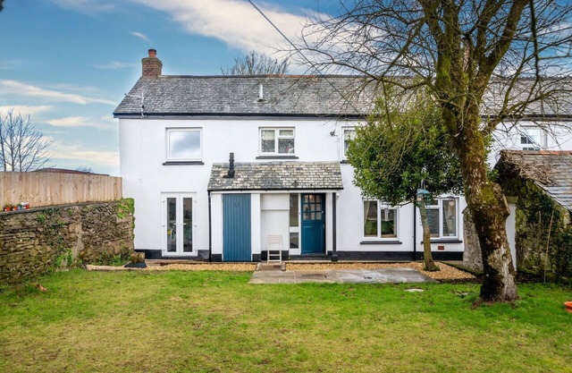 Stunning villa for 5 guests with WIFI, TV, pets allowed and parking