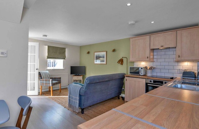 Stunning villa for 2 guests with WIFI, pets allowed and parking