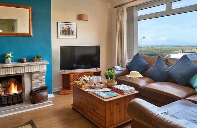 Stunning villa for 6 guests with WIFI, pets allowed and parking