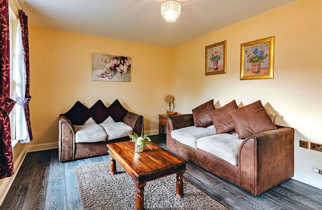 Stunning villa for 4 guests with WIFI, TV, pets allowed and parking