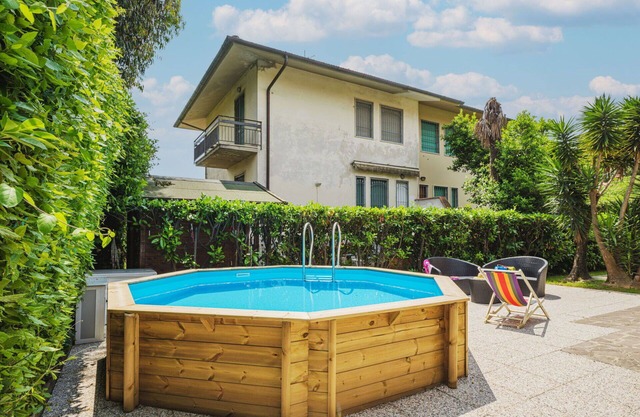 Belle maison de vacances avec WIFI, piscine privée, TV et animaux admis, près de Forte Dei Marmi