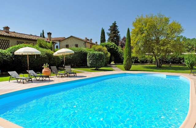 Belle maison de vacances avec piscine privée, WIFI, TV, terrasse, animaux admis et parking