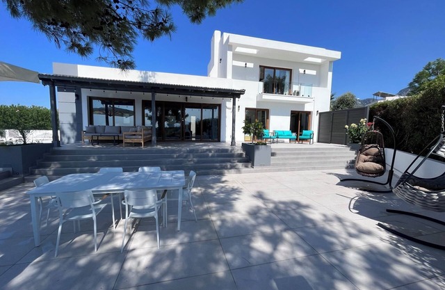 Stunning villa in the quiet area of Karaagac, prefect for a quiet relaxing break