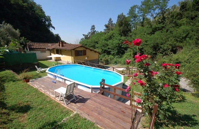 Belle maison de vacances avec piscine privée, internet, TV, patio et animaux admis
