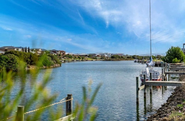 Stunning waterfront private house Kayaks provided