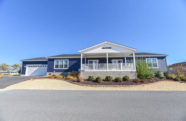 Stunning waterfront home, beach, pools, pet friendly!