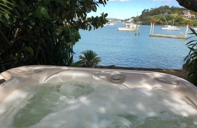 Superbe maison de luxe au bord de l'eau