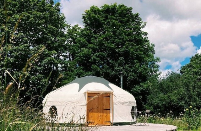 Stunning Yurt 'Gribben' with use of wood fired hot tub