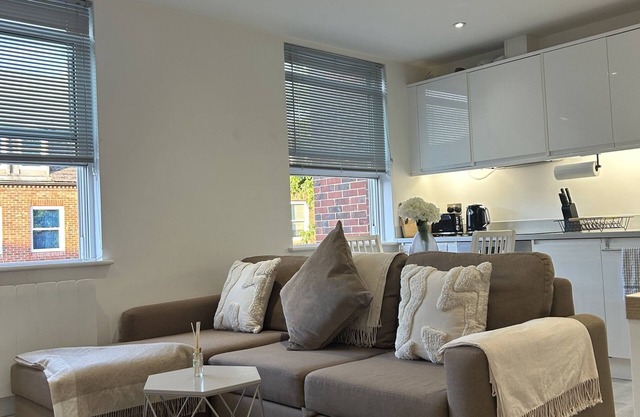 Appartement-Salle de bain privée séparée-Vue sur Rue-Churchward House 3