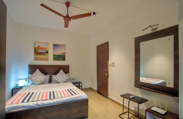 Stylish 1BHK Vagator, Glass Wall