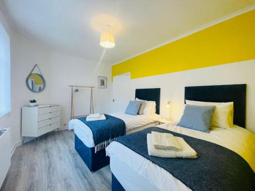 Stylish 2-Bed Apartment in Greenock - Sleeps 6