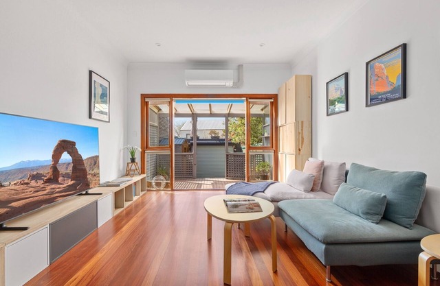 Stylish 2-Bed Cottage in Trendy Erskineville