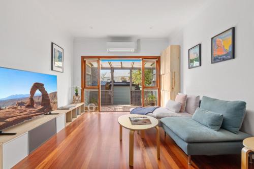 Stylish 2-Bed Cottage in Trendy Erskineville