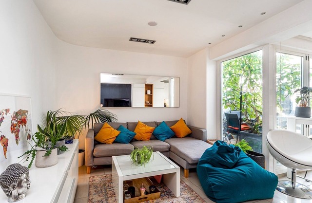 Stylish 2-Bed Flat w/ Private Garden in Crouch End