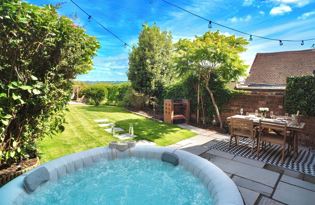 Stunning Stylish 2 Bedroom Cottage