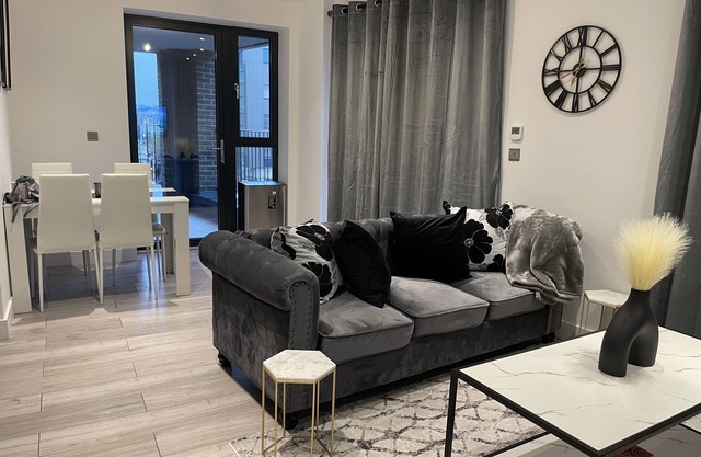 Stylish 2 Bedroom Flat in South Croydon